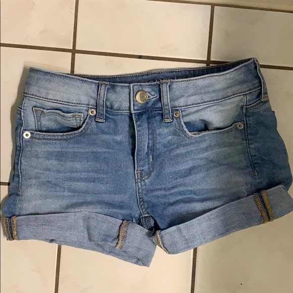 American Eagle light wash denim shorts - Picture 1 of 2